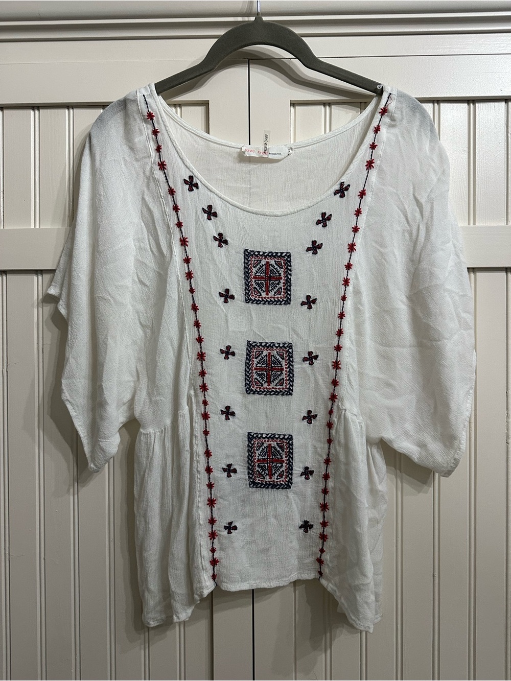 Love Tree White Peasant Tunic with Red & Navy Embroidery size Medium
